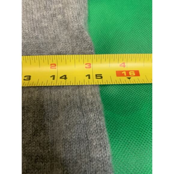 Bloomingdale’s Sutton Studio Gray 100% Cashmere Sweater Size Large - Picture 10 of 10